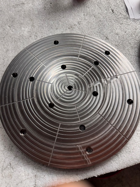 半導體零件製造與 Chuck、Hot Plate 精密加工實績